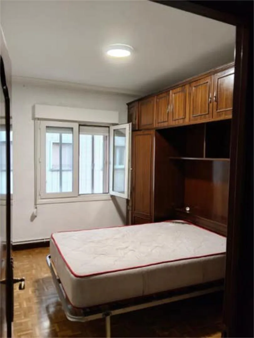 Piso en Rochapea - Foto 1