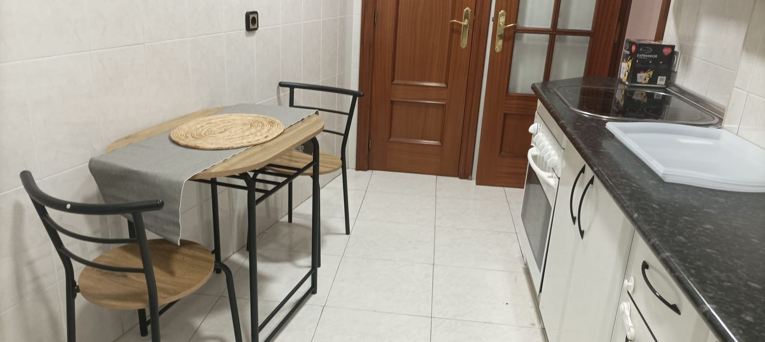 Alquiler de piso en Calle Escultores, 10 - Foto 2