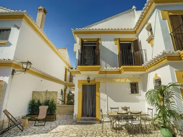 Casa adosada en  Avenida Juan Sebastián Elcano 7610 - Foto 1