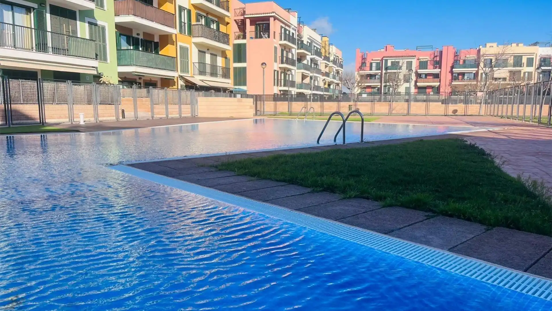 Planta baja en  Carrer de Gaston Vuillier 10 - Foto 1