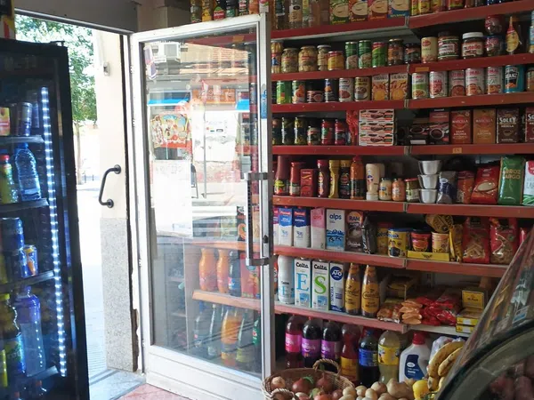 Local en Supermercado, tienda de alimentación en Calle d'Ausiàs Marc, Progrés-Pep Ventura - Foto 1