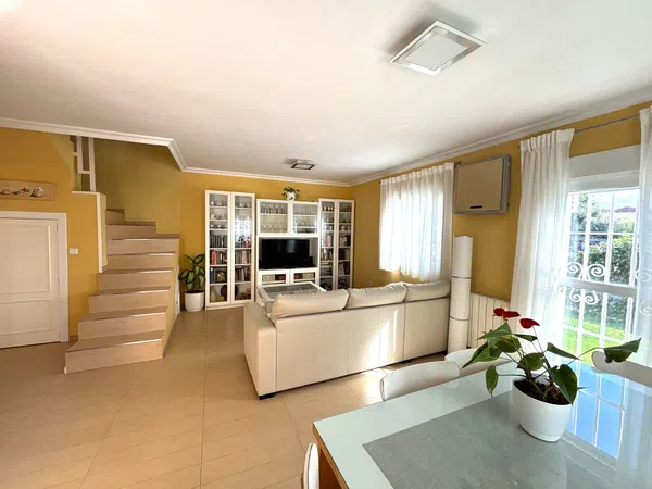 Chalet adosado en Calle Simón Benito Boxoyo, 39 - Foto 2