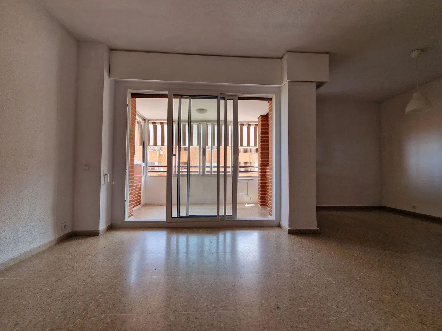 Piso en calle d'Alzira, 3 - Foto 5