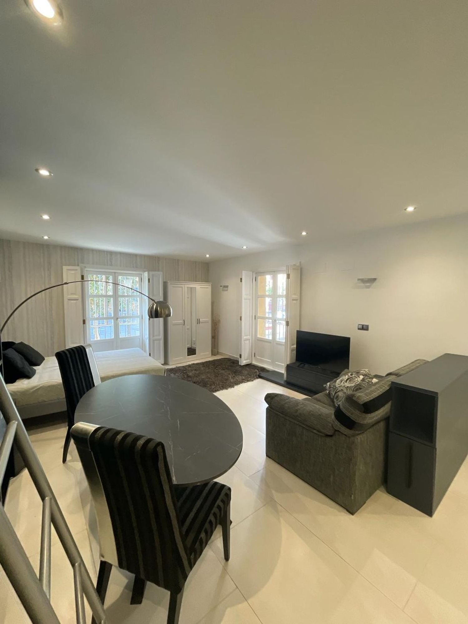 Estudio en plaza de Nàpols i Sicília, 9 - Foto 3