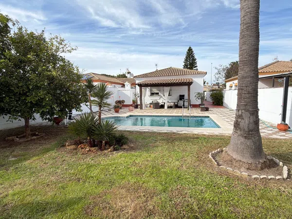 Casa independiente en calle Gran vía los Gallos, 114 - Foto 1