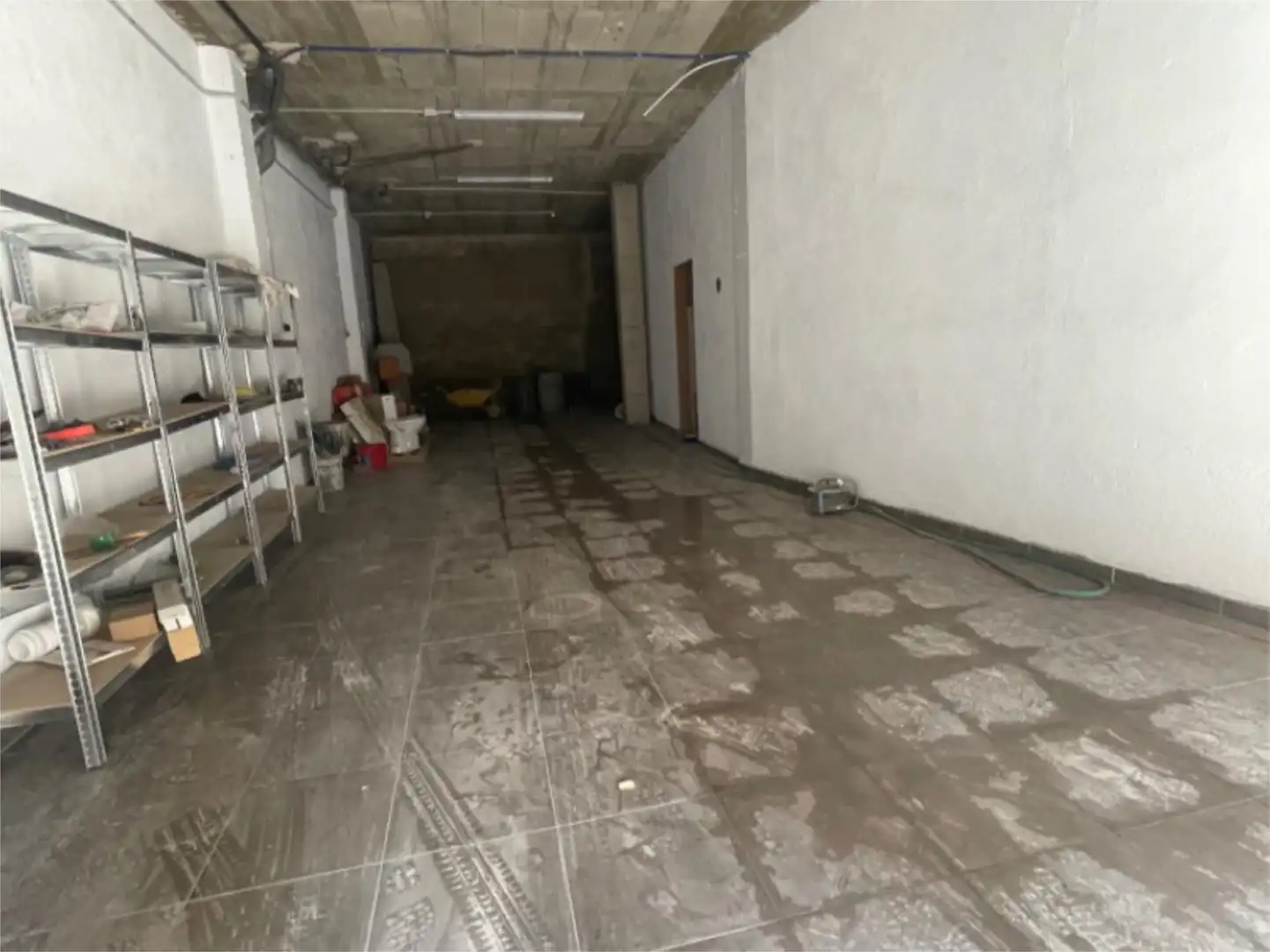 Local comercial en  Carrer Congost 26 - Foto 2