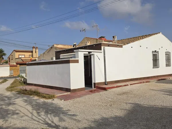 Chalet adosado en Calle Pio Baroja, 1184, La Siesta - El Salado - Torreta - Foto 14