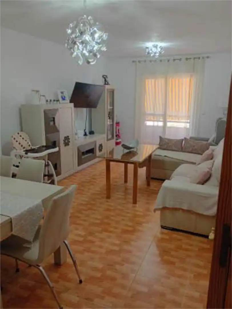Piso en Clara Campoamor - Foto 2