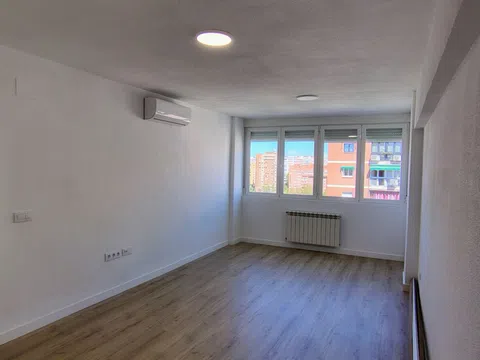 Piso en calle de La Bañeza, 40
