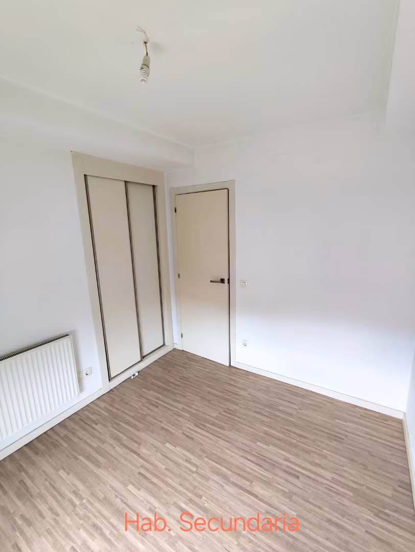 Piso en  Avenida Carmen Laforet 9 - Foto 9