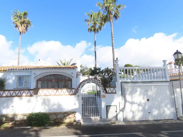 Chalet pareado en calle urbanización Calypso, 7