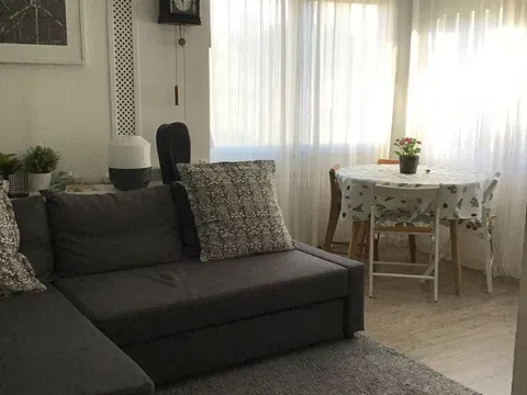 Piso en avenida de las Azaleas, 24