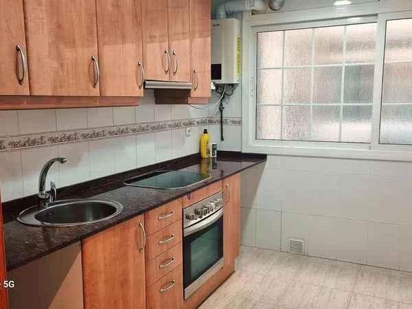 Piso en calle de la Independència, 144 - Foto 1