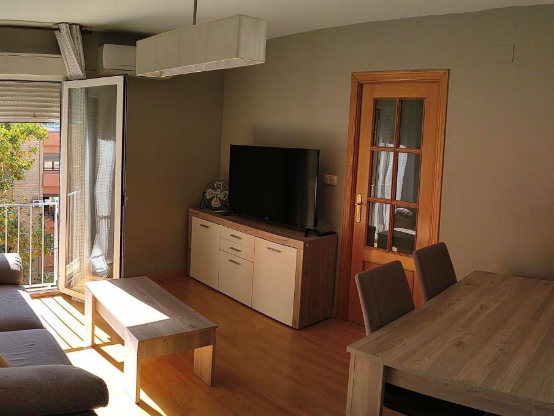 Piso en  Avenida de las Fuerzas Armadas 6