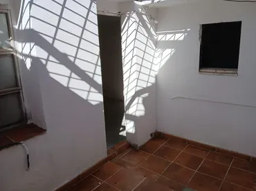 Local comercial en Cornellà de Llobregat - Foto 9
