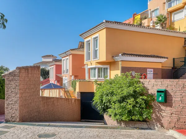 Chalet adosado en Calle Guadalquivir, 7 - Foto 1