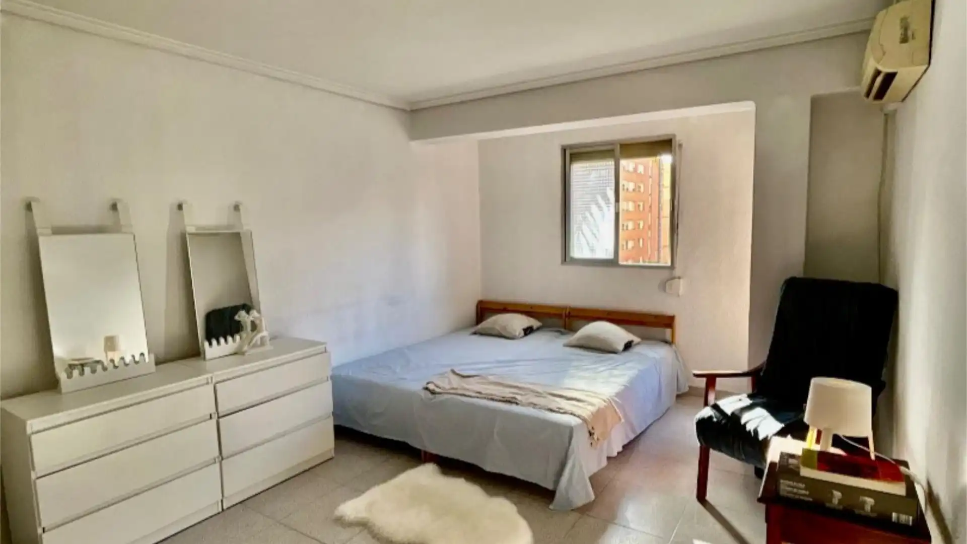 Piso en  Plaça Manuel Sanchís Guarner 13 - Foto 3