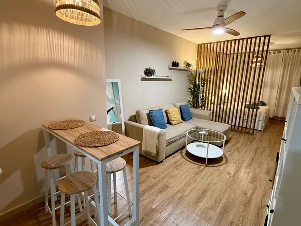 Estudio en avenida Isabel Manoja, 6