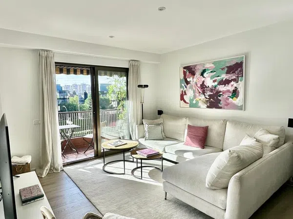 Piso en calle de Emilio Vargas, 18