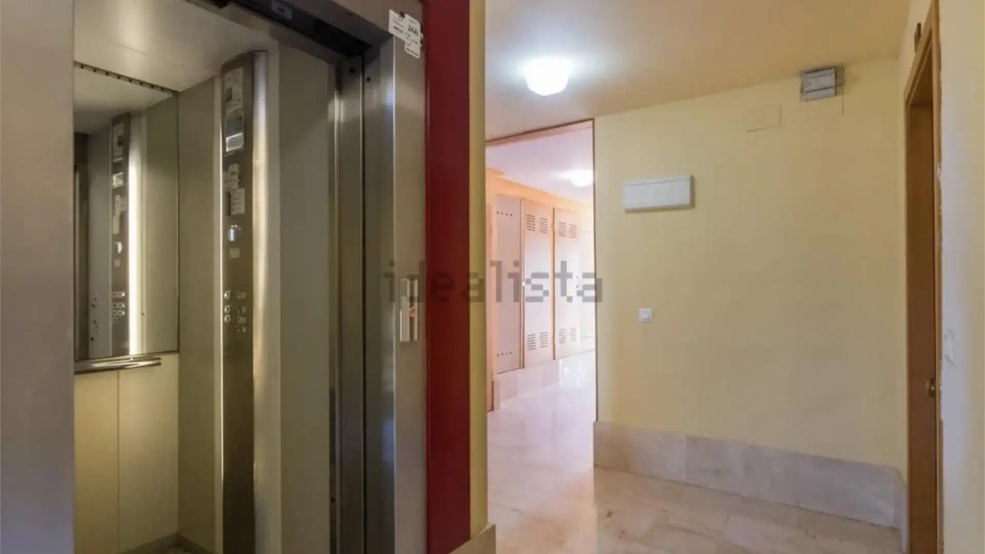 Piso en  Calle Castillo de Aledo 80 - Foto 17