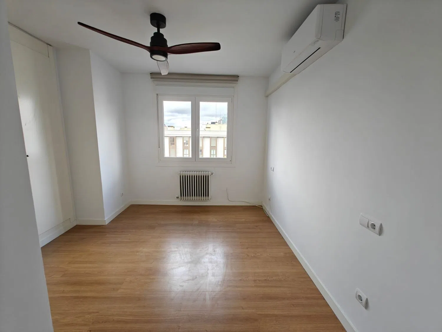 Piso en calle de la Infanta Mercedes, 61 - Foto 16