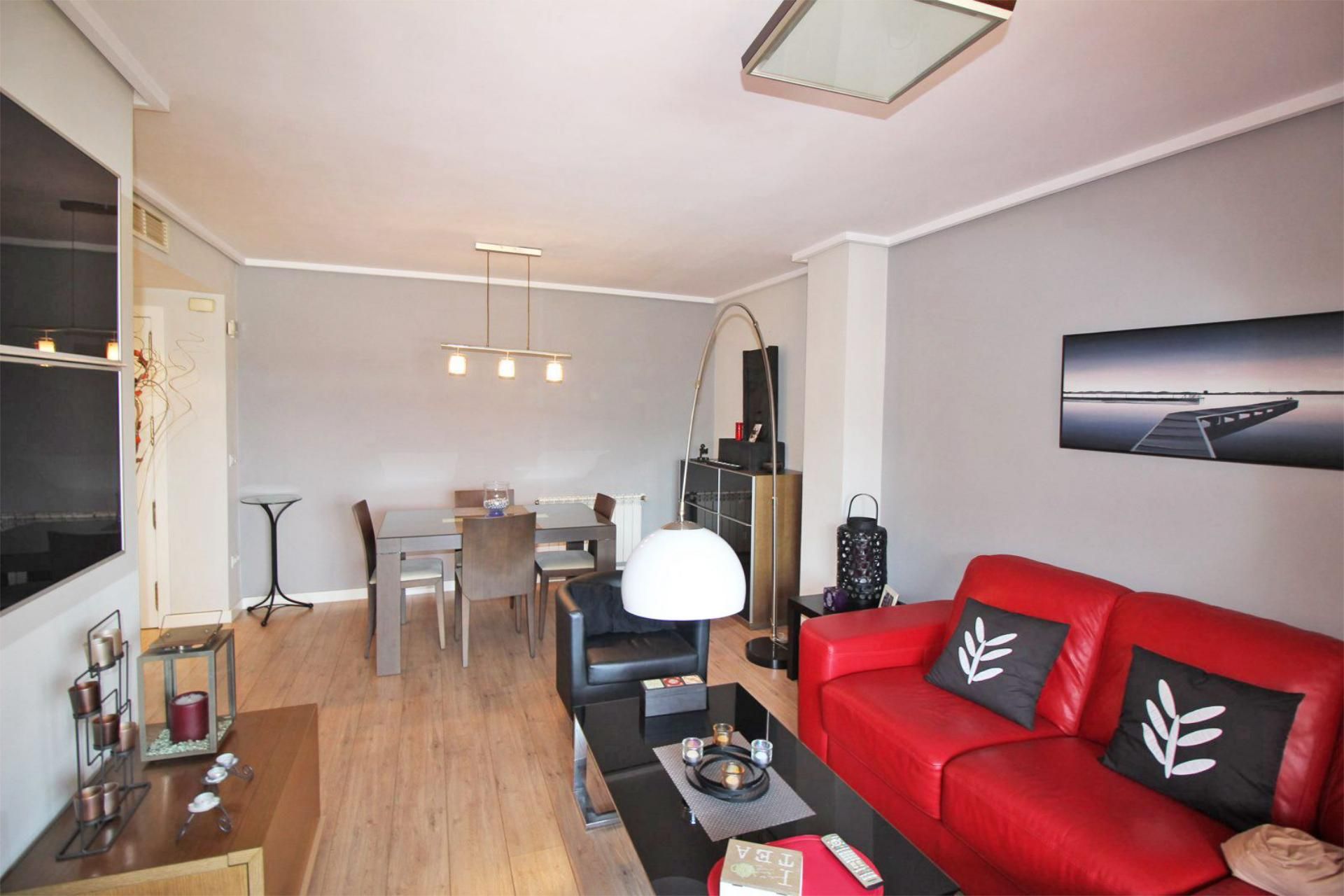 Piso en  Avenida Pintor Xavier Soler 11