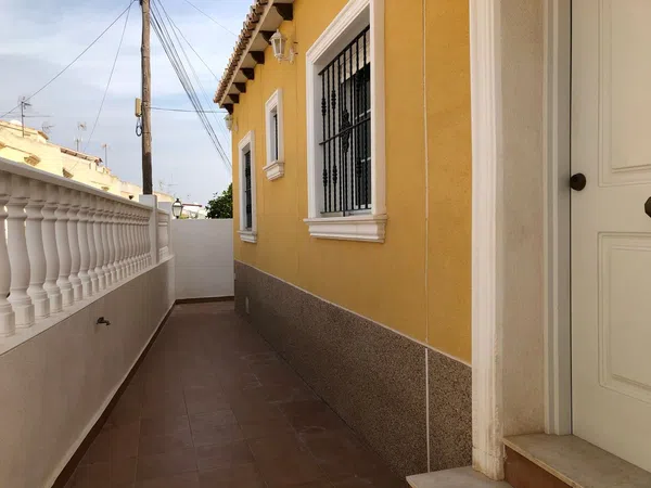 Casa o chalet independiente en Calle Salvador Dalí, 33, Los Balcones - Los Altos del Edén - Foto 3