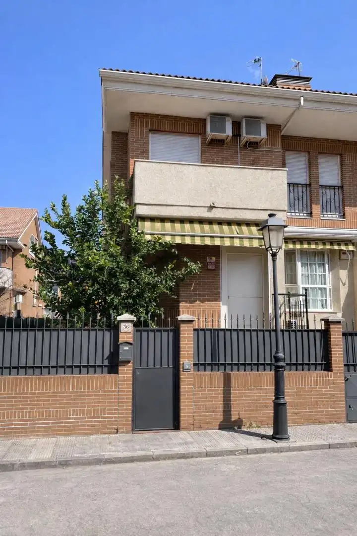 Chalet en  Calle Doctor González Ralero 22 - Foto 2