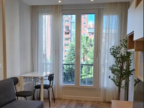 Piso en calle Virgen de la Alegría, 54