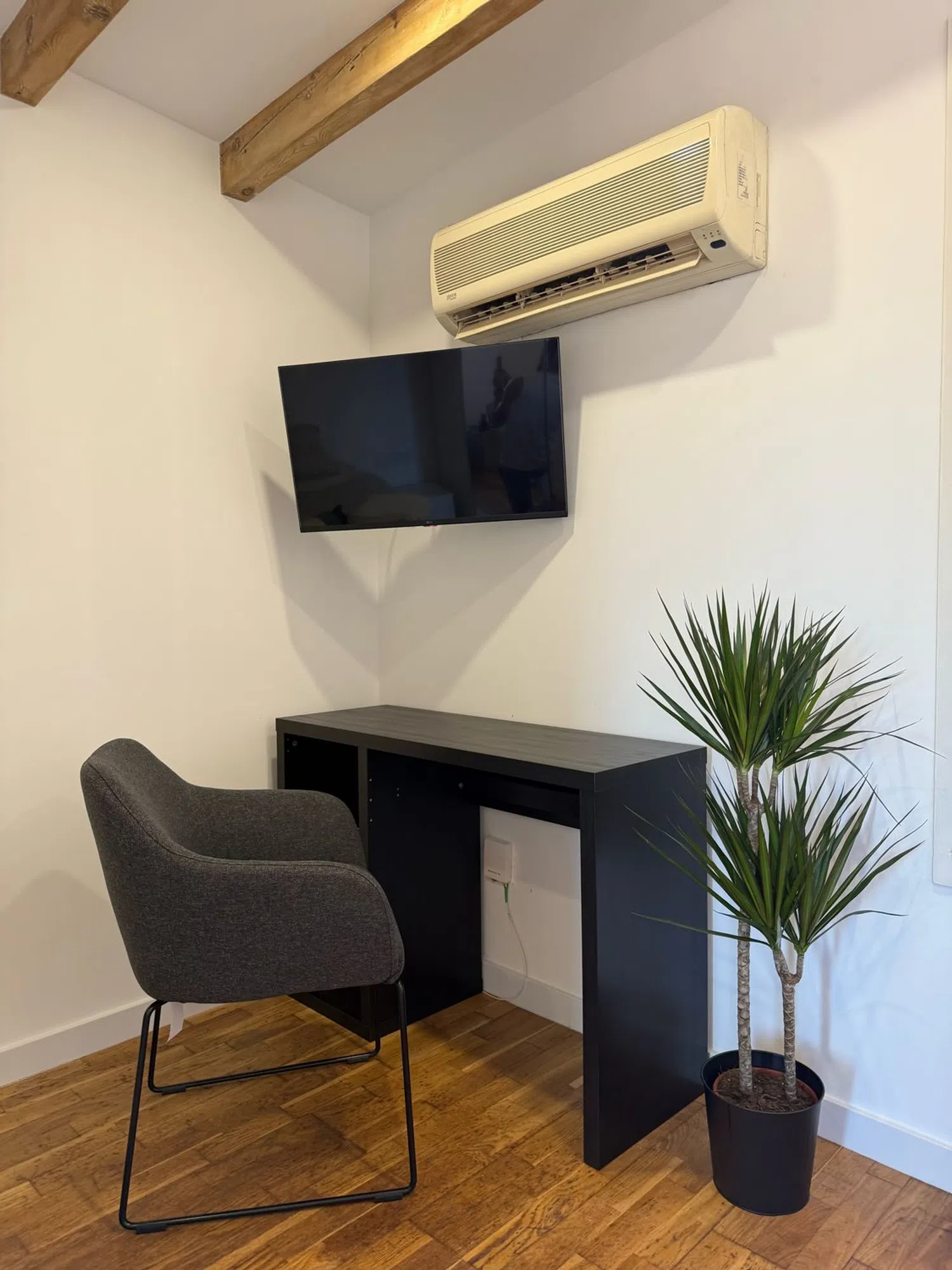 Estudio en calle de Muntaner, 7 - Foto 3