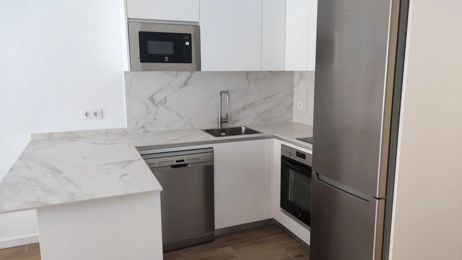 Piso en calle de los Pirineos, 49 a - Foto 3