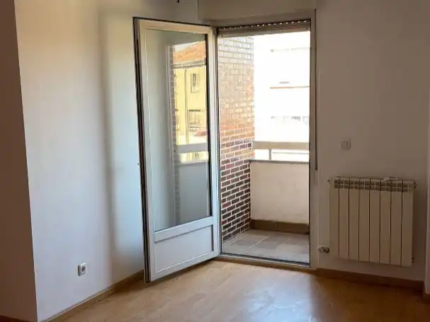 Piso en  Avenida del Párroco Pablo Díez 79 - Foto 4
