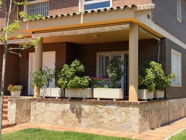 Casa o chalet independiente en Gran Vía de Tàrrega Monteblanco, 144, Zona Ensanche-Río Jucar - Foto 2