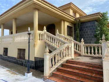 Casa adosada en Zona - Foto 2