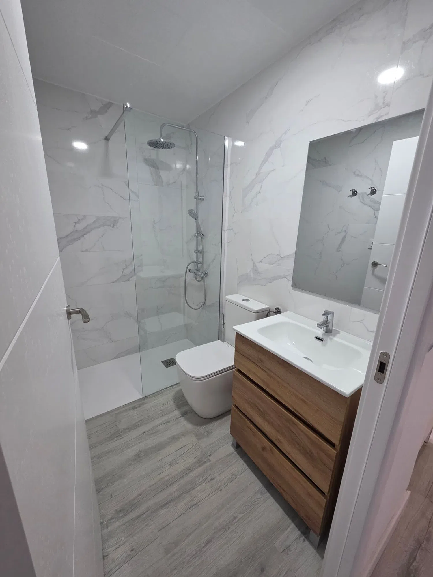 Piso en calle de Eugenia de Montijo, 31 - Foto 2