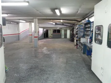 Local comercial en Cornellà de Llobregat - Foto 2