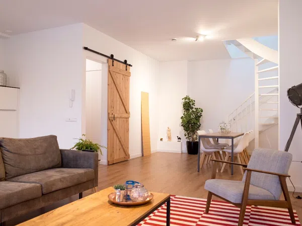 Estudio en calle de la Trinitat, 3 - Foto 1