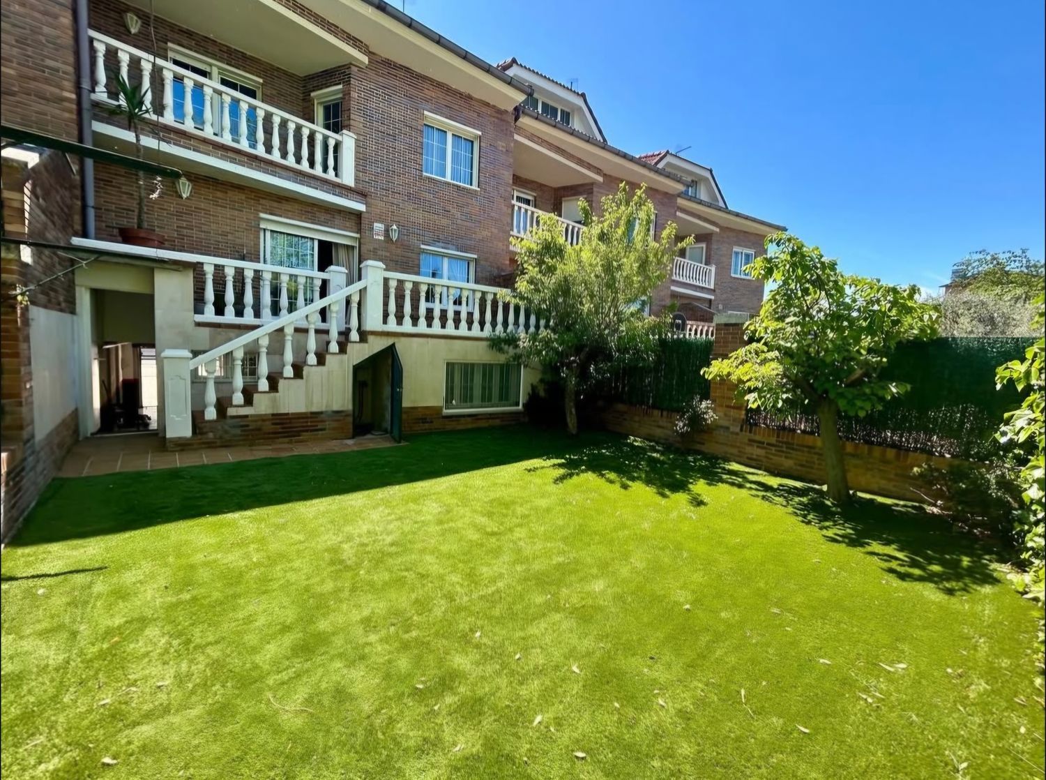 Chalet adosado en calle Comunidad de Madrid, 9 - Foto 1