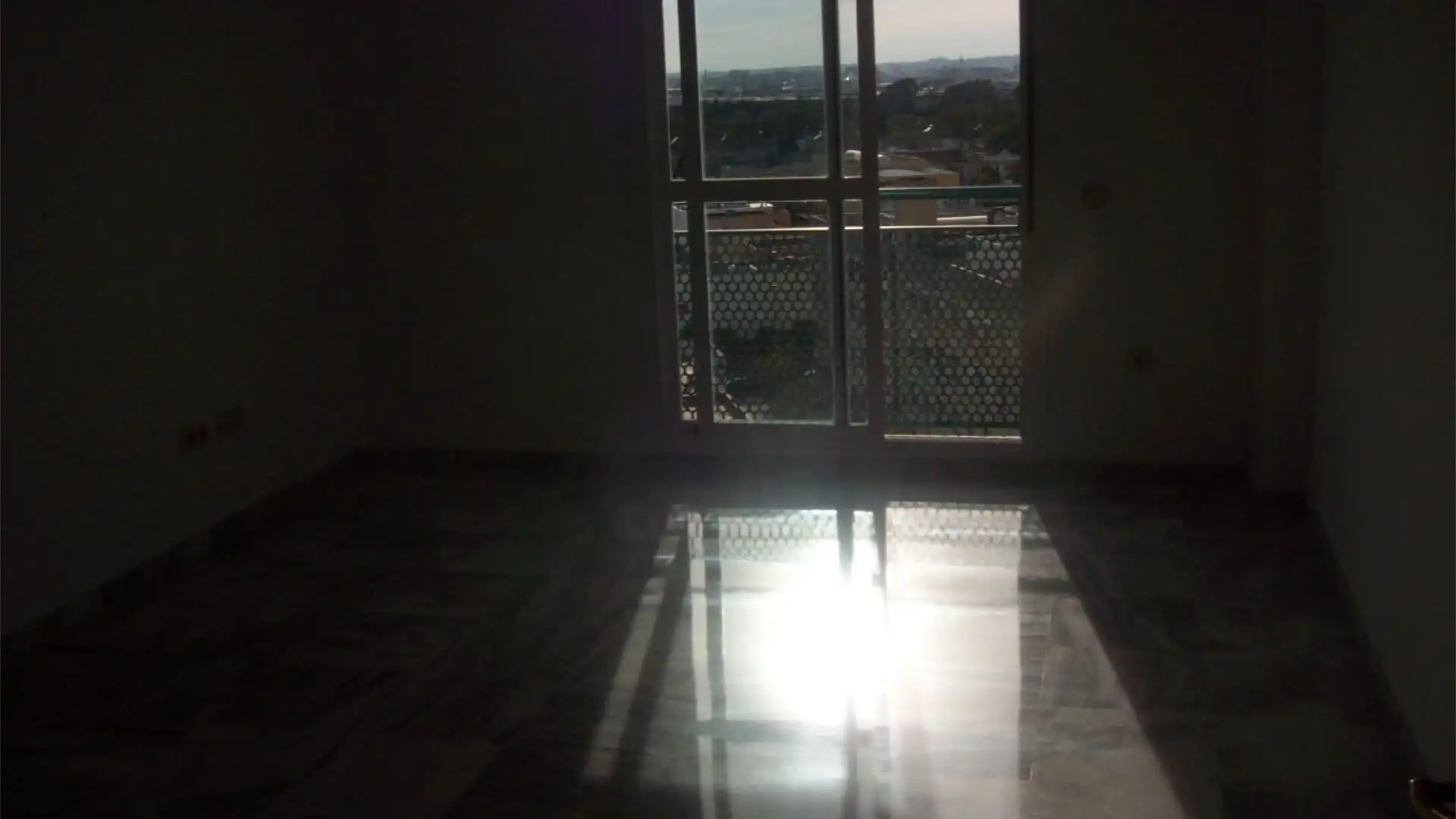 Piso en  Avenida de las Ciencias 27 - Foto 1