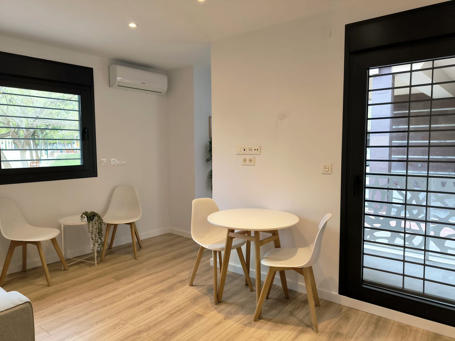 Piso en calle Iniestas, 12 bajo D - Foto 2