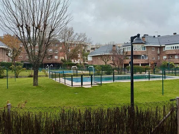 Piso en calle Puerto de Navacerrada, 15