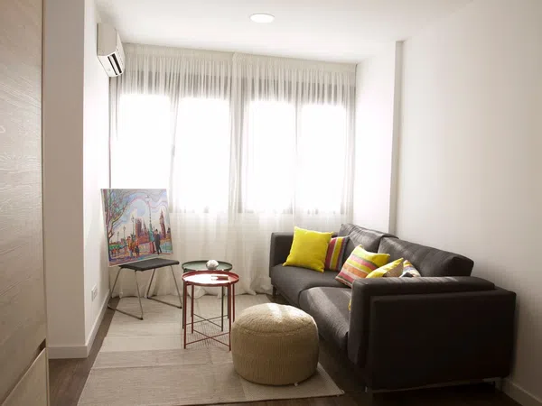 Piso en avenida del General Perón, 25