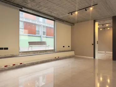 Local comercial en  Carrer del Pantà 92 - Foto 1