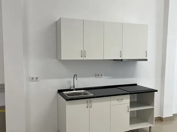 Estudio en calle Abolengo, 8