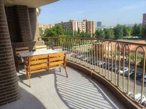 Piso en avenida Pablo Gargallo, 108