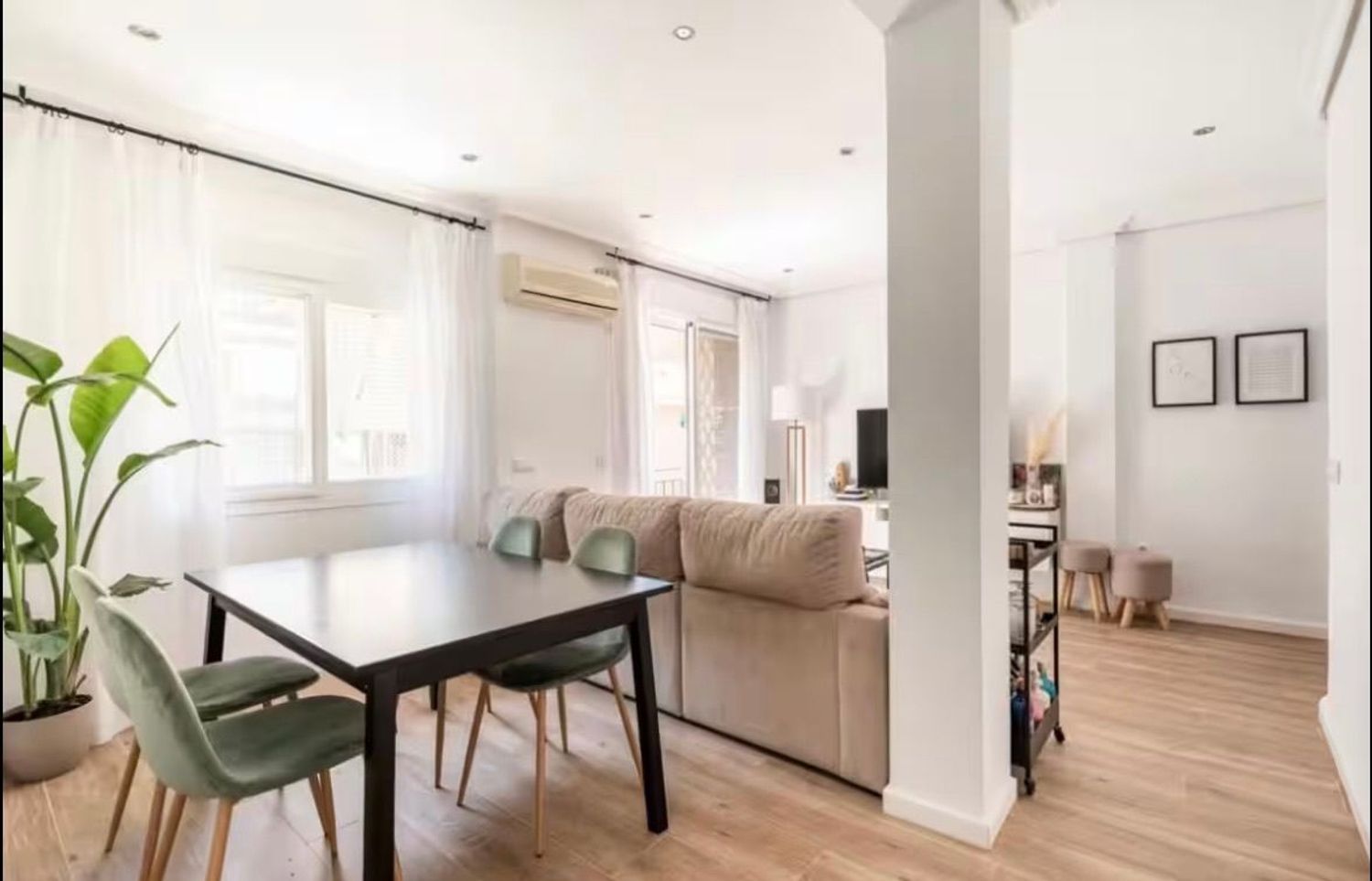 Piso en calle Higuera de la Sierra, 9 - Foto 2