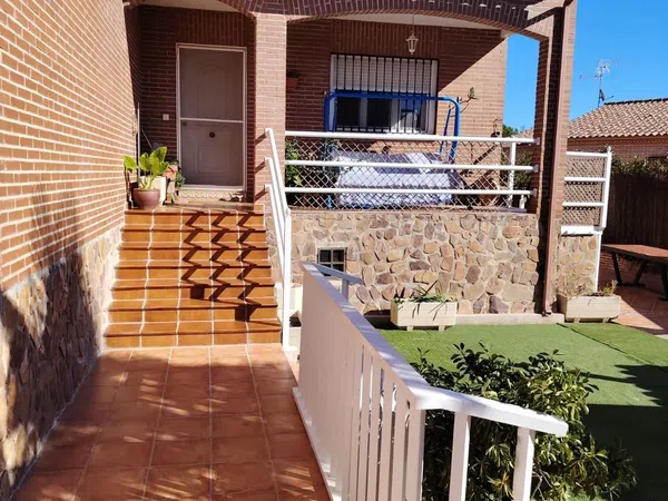 Chalet pareado en Urbanización Camino de los Arroyos, 3 - Foto 1