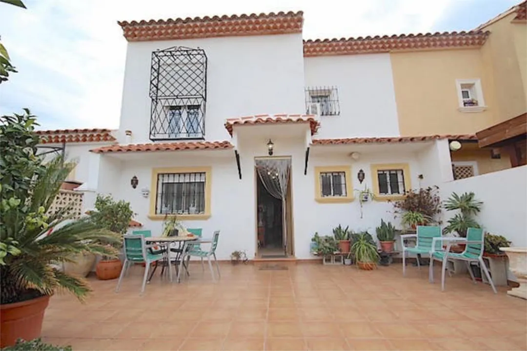 Casa adosada en Garaita - Foto 4