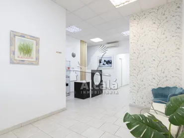 Local comercial en Alcalá de Henares - Foto 1