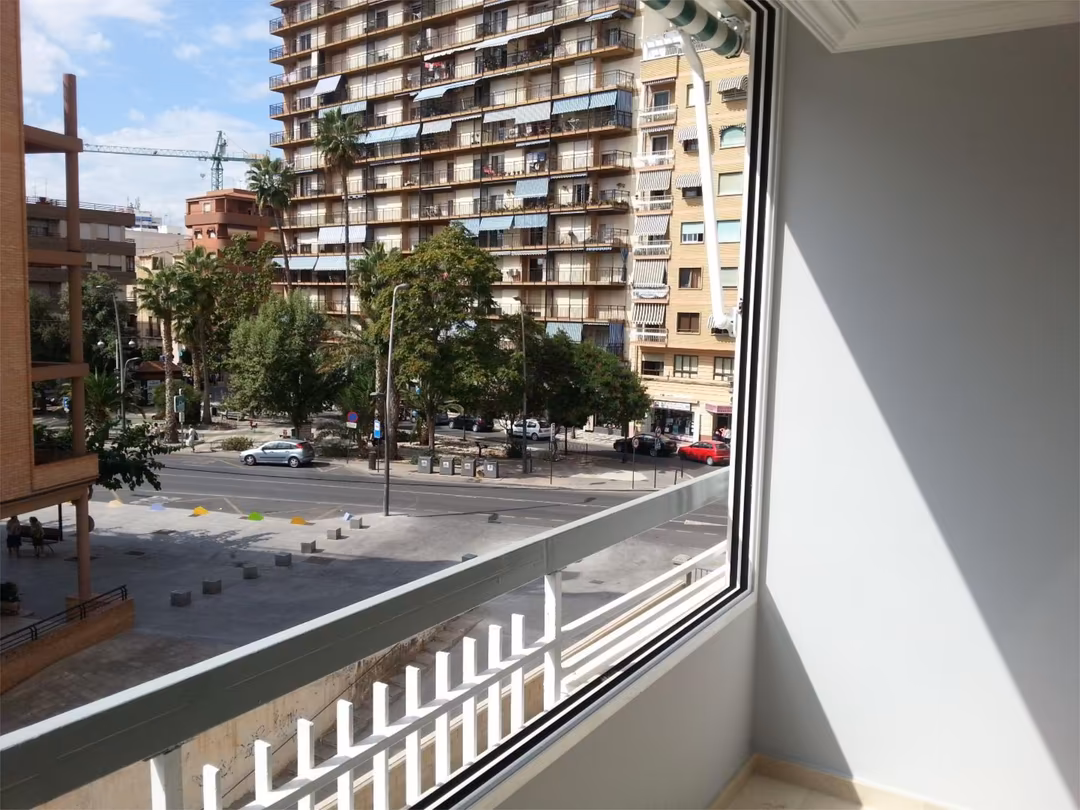 Piso en  Avinguda del País Valencià 36 - Foto 2